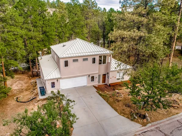 135 Maple Dr, Los Alamos, NM 87544