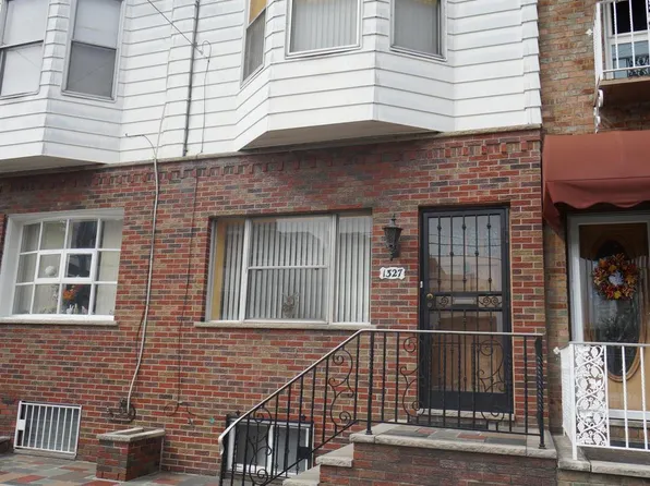 1327 Wolf St, Philadelphia, PA 19148