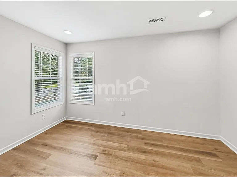 10510 Glory Meadow Ct — Photo 15