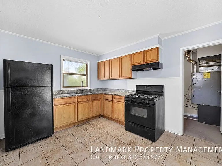 336 Waldmann Dr — Photo 2