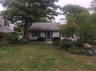 112 W Witchwood Ln, Lake Bluff, IL