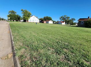 1338 N Maple St, Russell, KS 67665