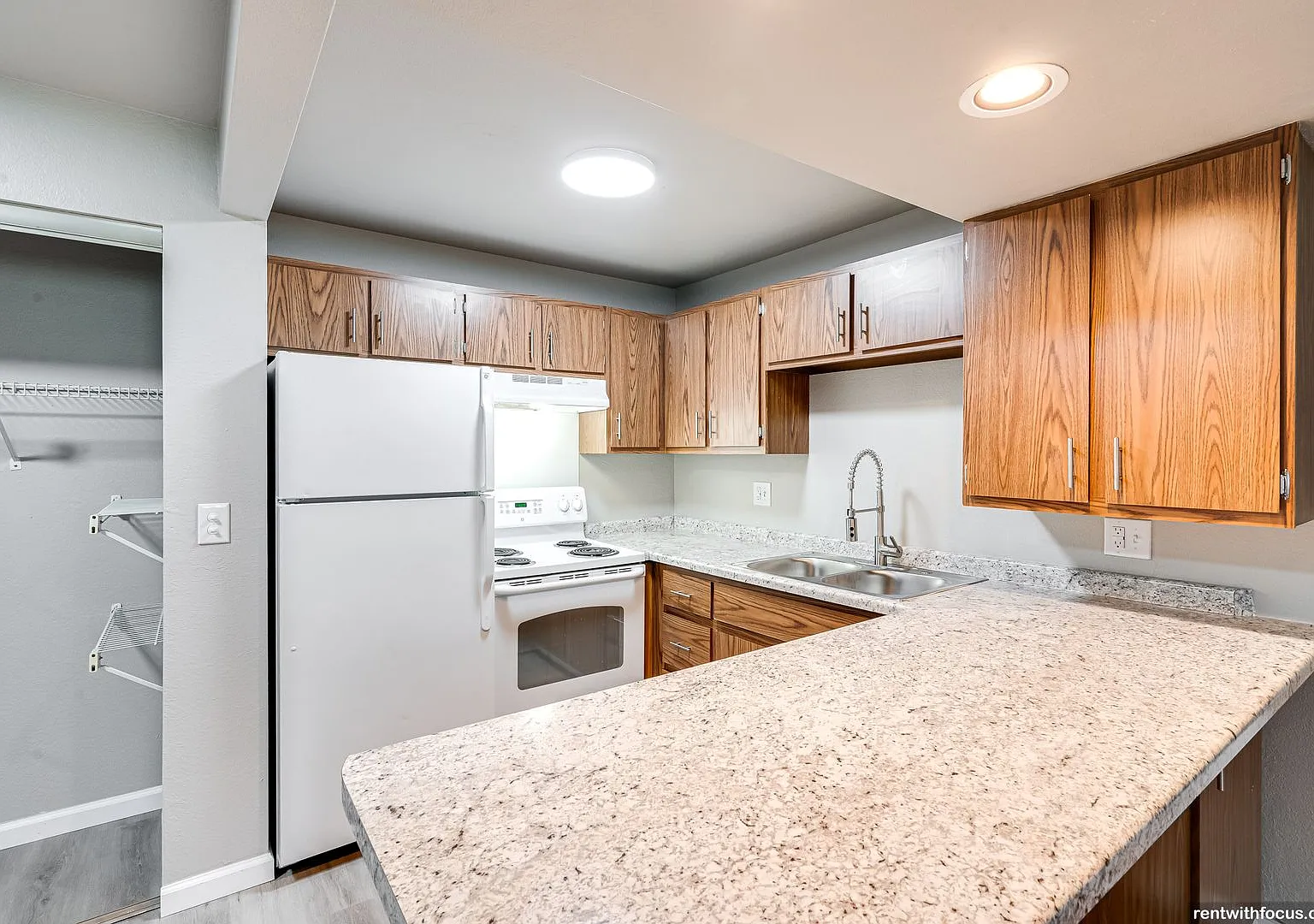 Nova Apartments — Photo 1