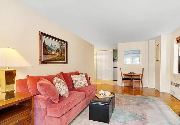 3rd image of 357 E 57th St APT 3B