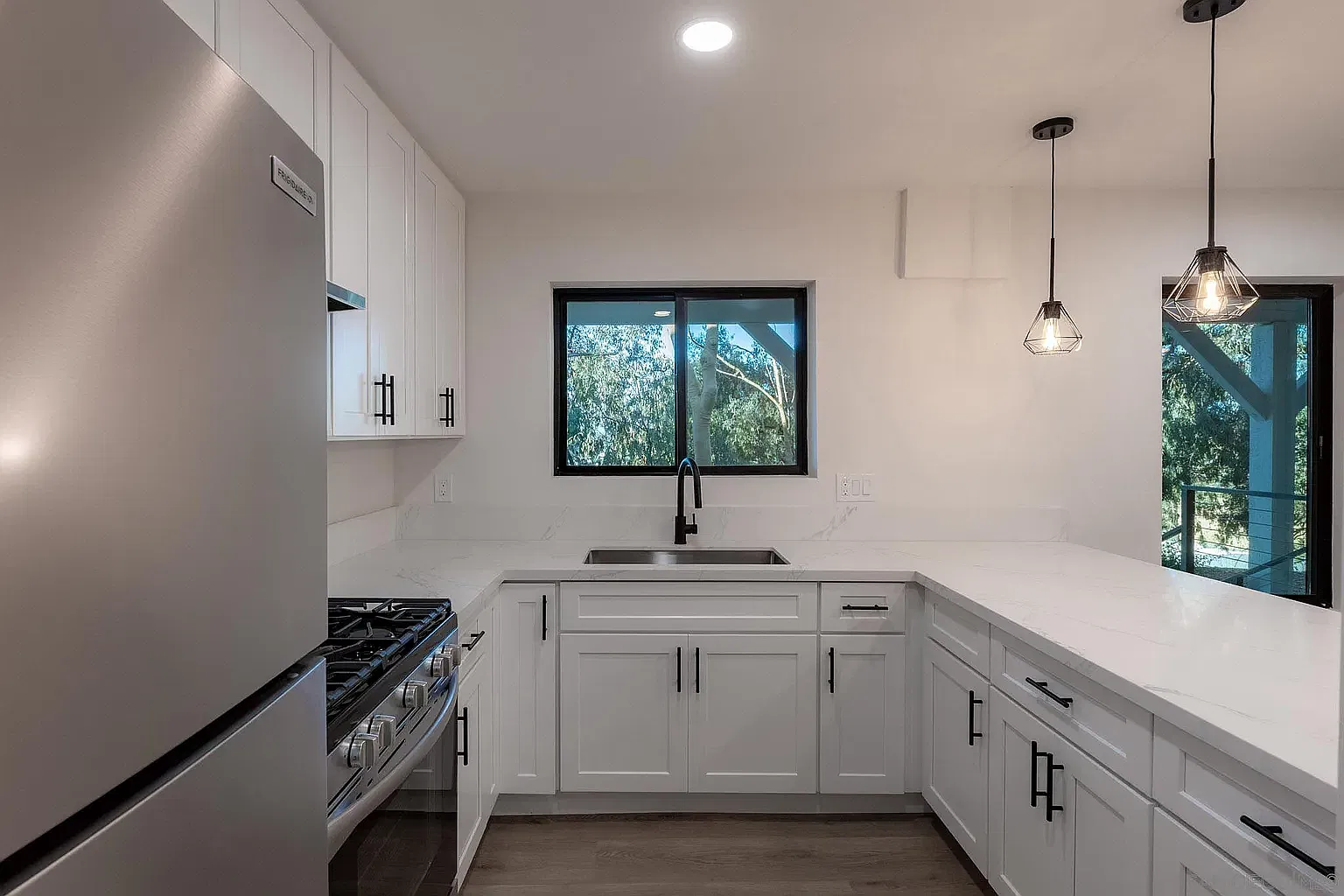2366 Almeria Ct — Photo 2