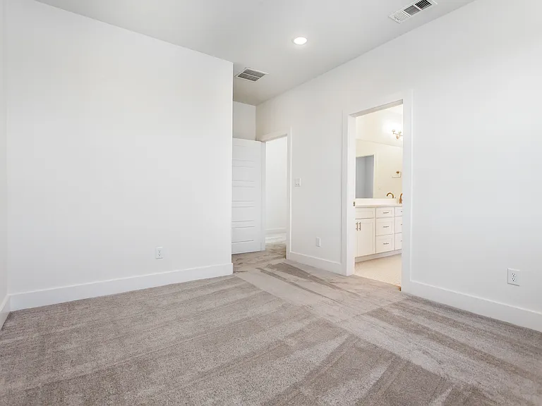917 Protea St — Photo 39