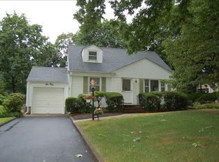 650 Wyndemere Ave, Ridgewood, NJ 07450