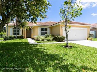 19401 NW 23rd St, Pembroke Pines, FL 33029