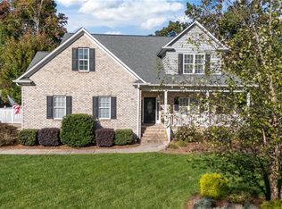 410 Savannah Ln, Kernersville, NC 27284