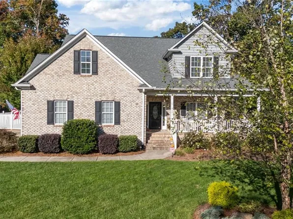 410 Savannah Ln, Kernersville, NC 27284