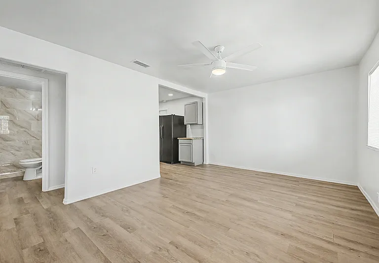 2045 E Orange St — Photo 7