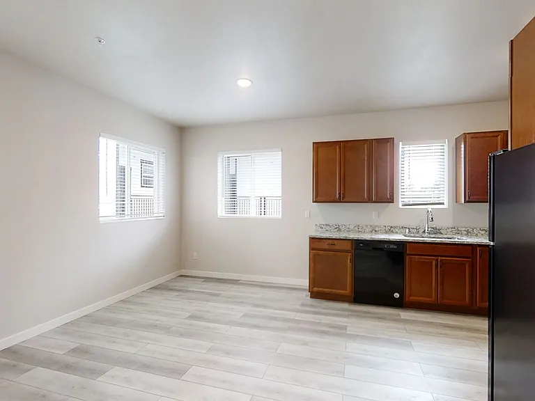 7427 S D St — Photo 25