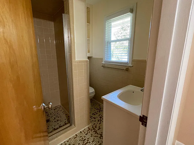 102 Caran Rd — Photo 31