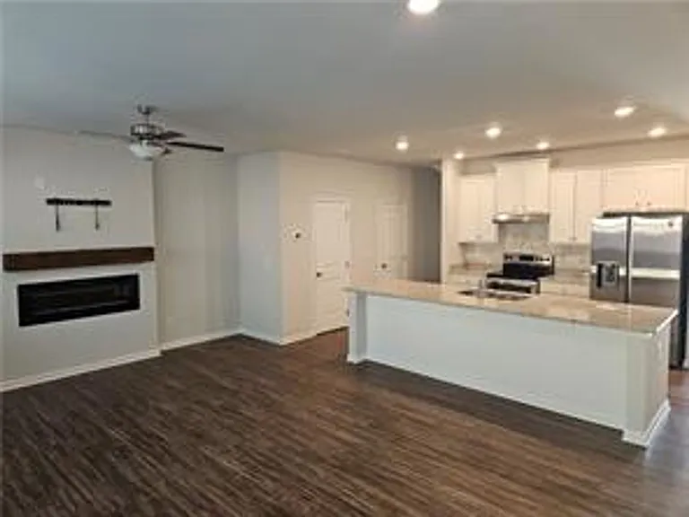 220 Turner Ln — Photo 34