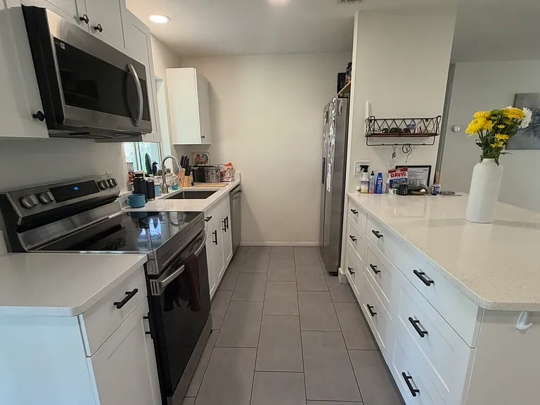 1820 Carlton St — Photo 12