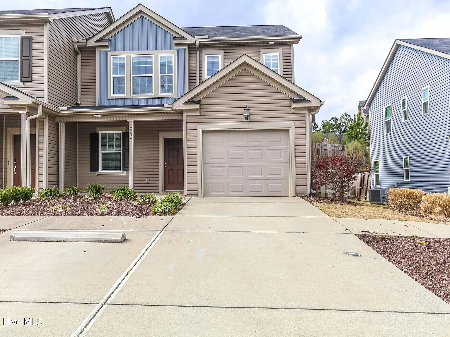 3 bed, 2.5 bath, 1521 sqft, $1,700 — Photo 4