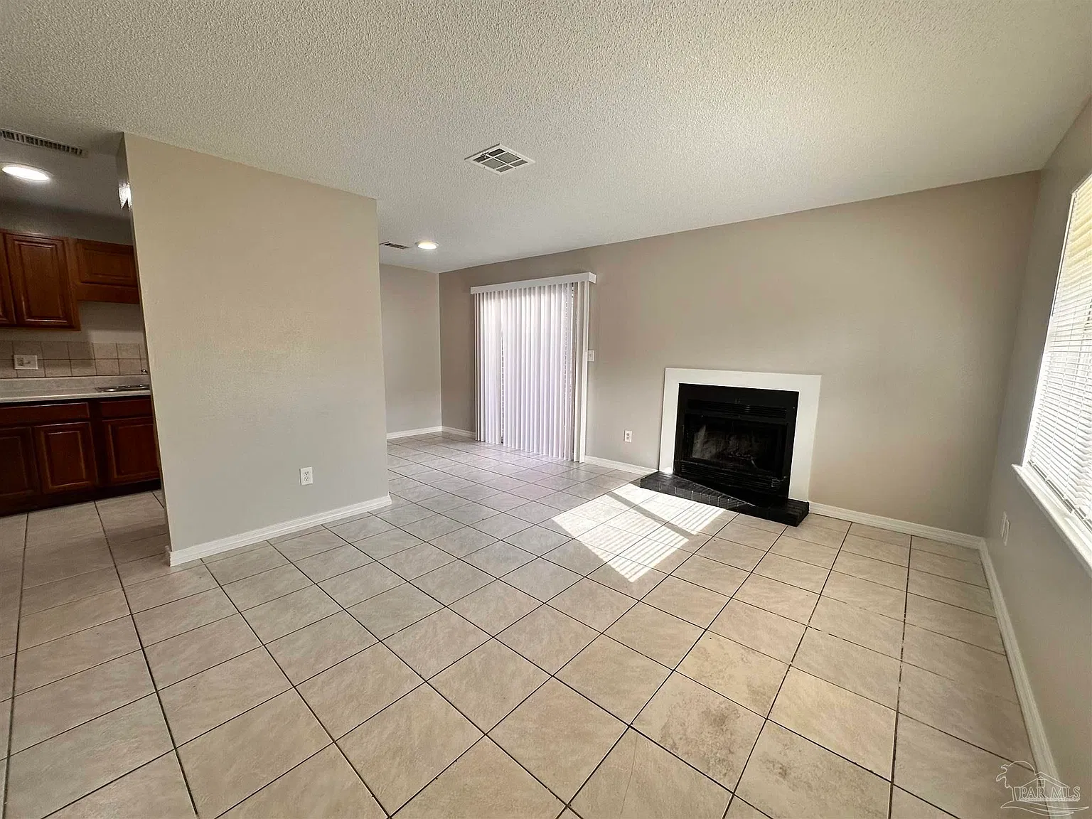 1 bed, 655 sqft, $1,050 — Photo 3
