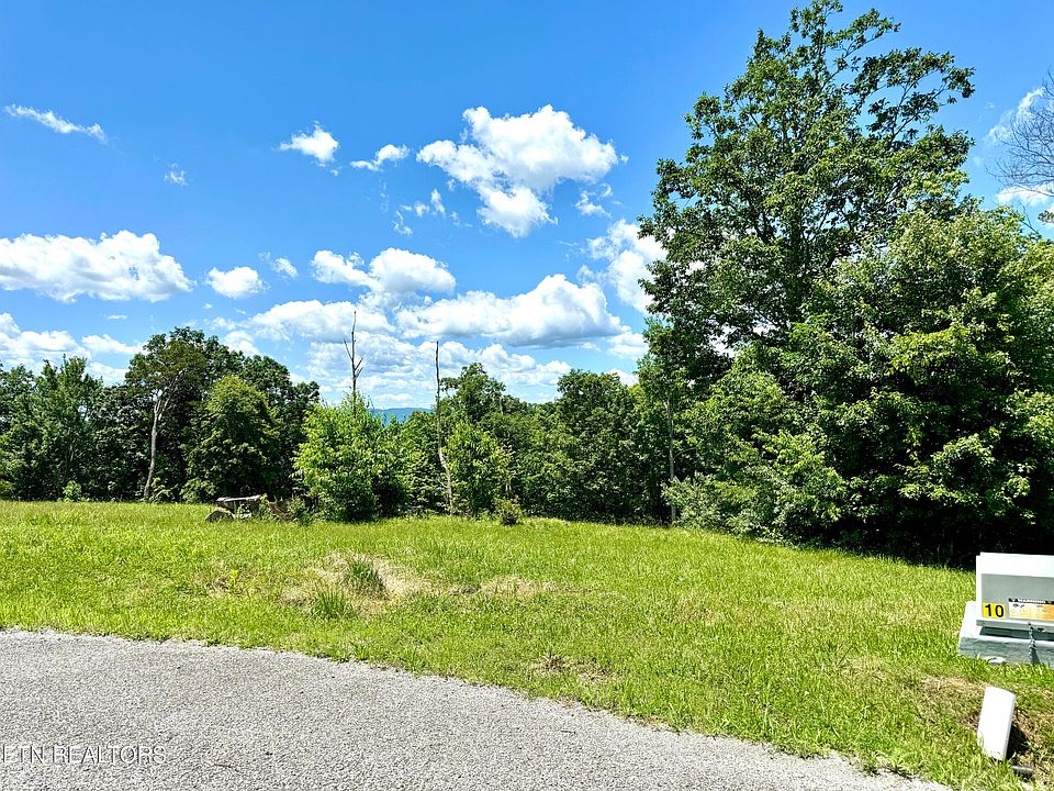 1st image of Woodland Ct