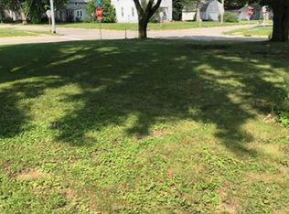 523 5th St NW, Waverly, IA 50677