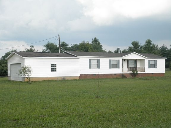 Front of home 2 car garage