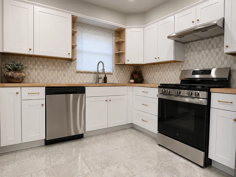 5525 N Shawnee Ave — Photo 2