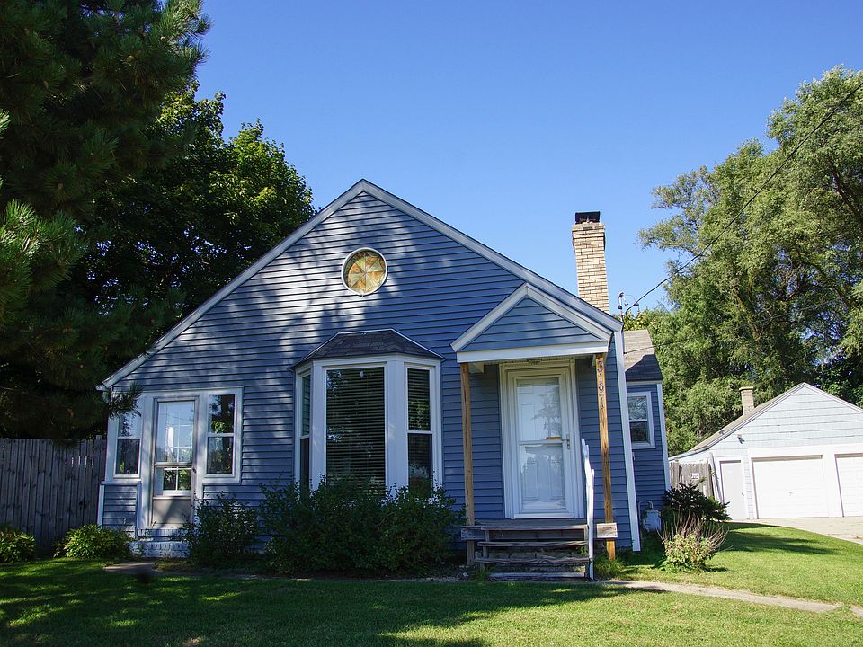 1st image of 3121 Plainfield Ave NE