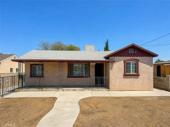 14854 Iris Dr