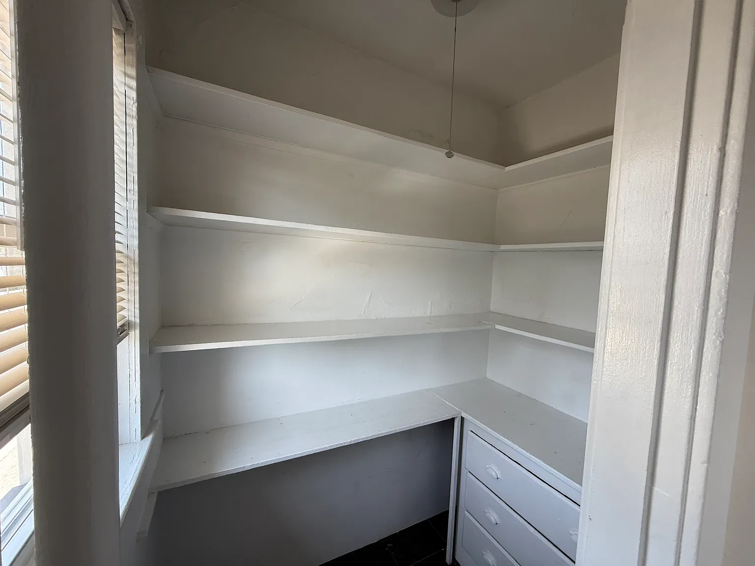 2 bed, 9999 sqft, $1,975 — Photo 3