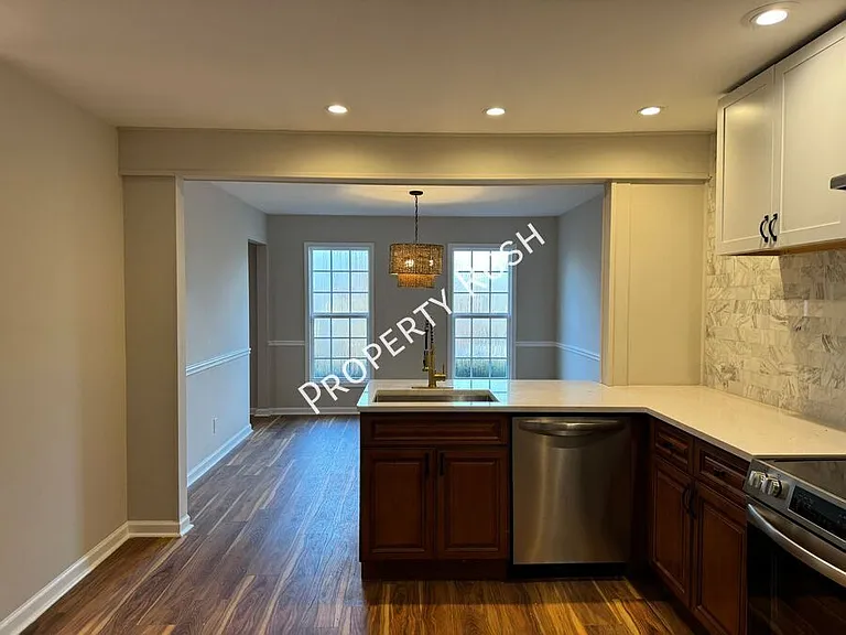 2945 Old Britain Cir — Photo 8