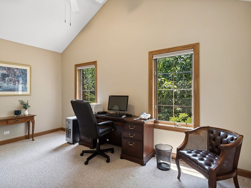 2nd image of 21685 W Hilandale Ct