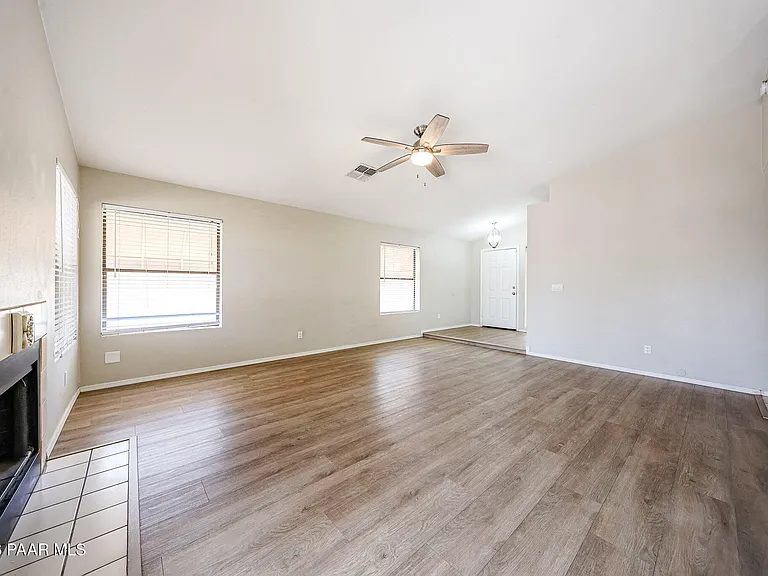6320 W Paradise Ln — Photo 9