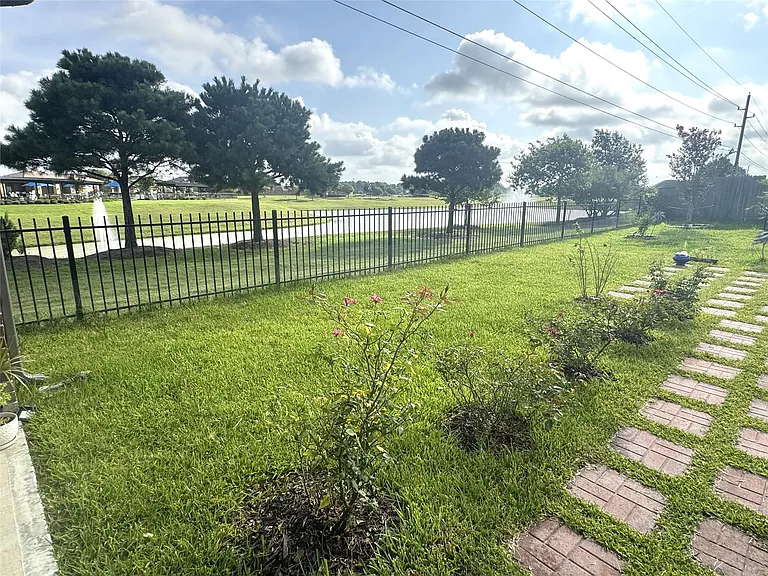 3803 Ryans Rock Ct — Photo 37