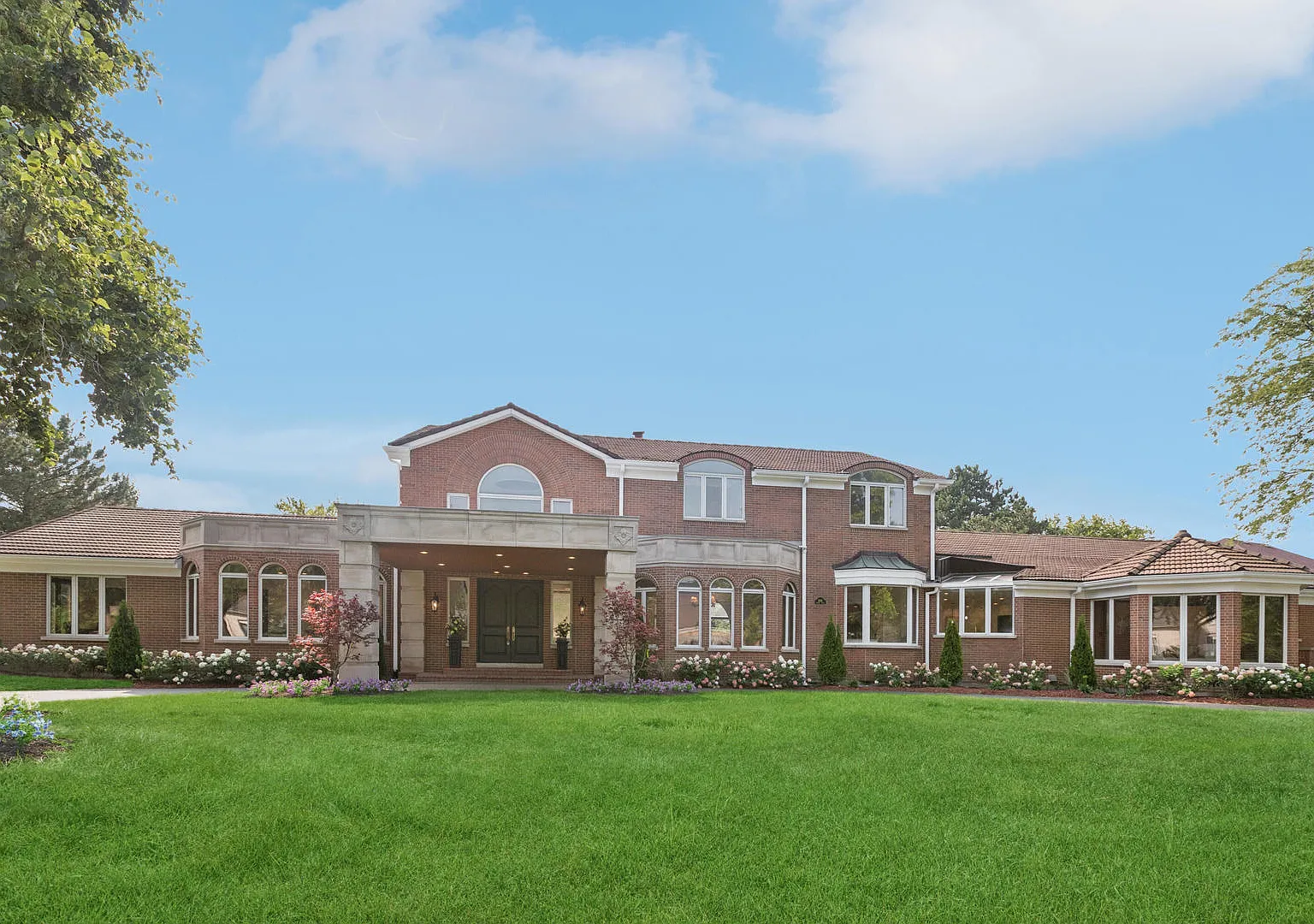 7 bed, 7800 sqft, $16,500 — Photo 2