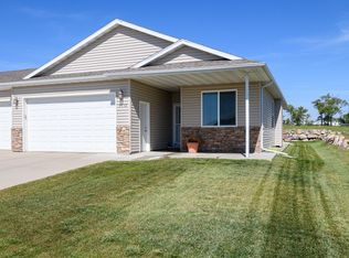 5612 Calvert Dr, Bismarck, ND 58503
