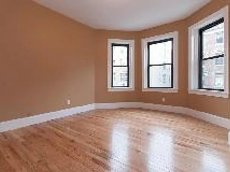 8 Lothian Rd #1A — Photo 3