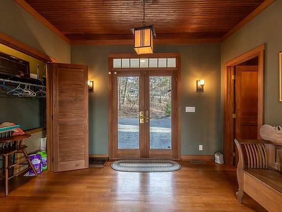 5th image of 129 Martin Ln