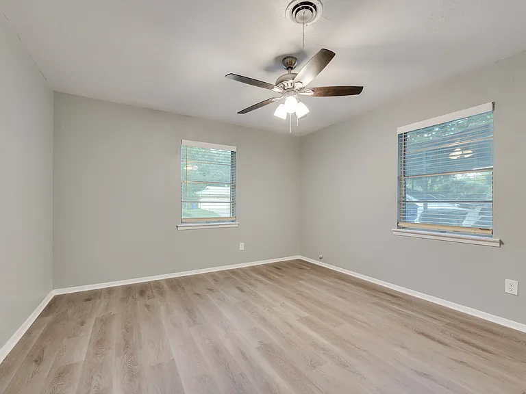 113 N Wisteria St — Photo 14