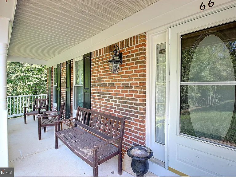 66 Larkwood Ct — Photo 2