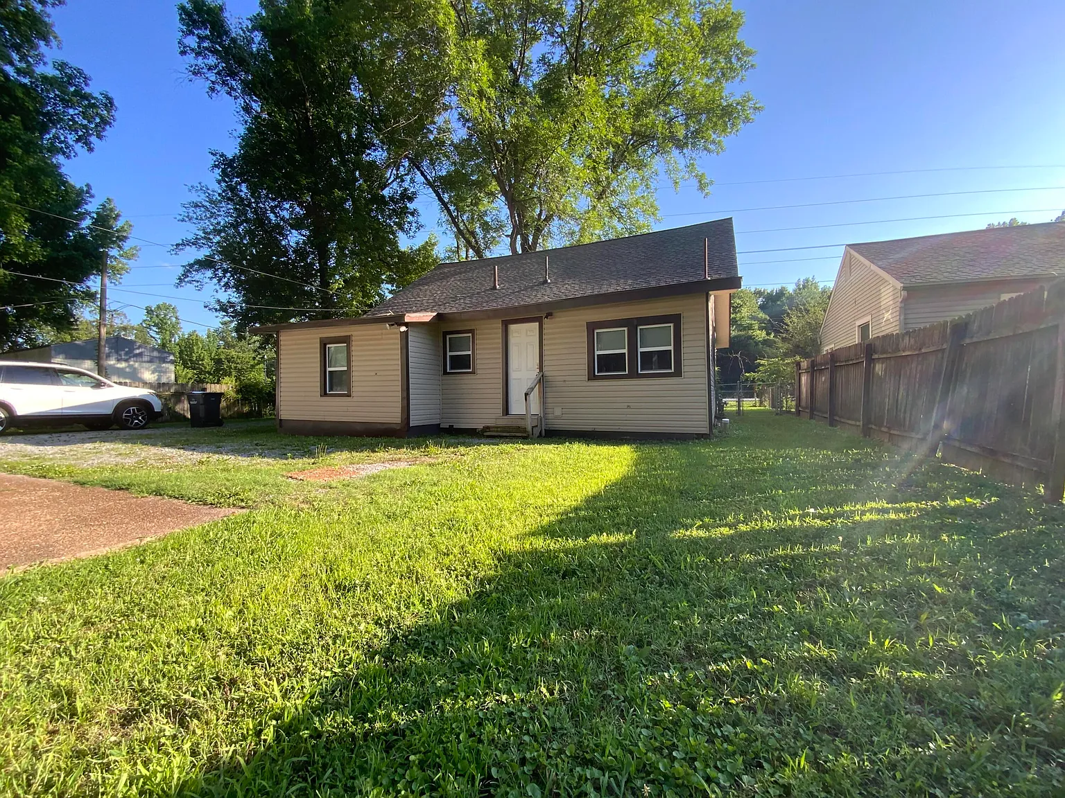 2 bed, 1.0 bath, 1218 sqft, $1,200 — Photo 4