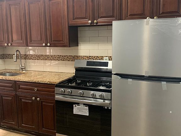 5th image of 1163 Grant Ave #2