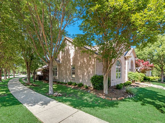 3rd image of 4429 Courtney Ln