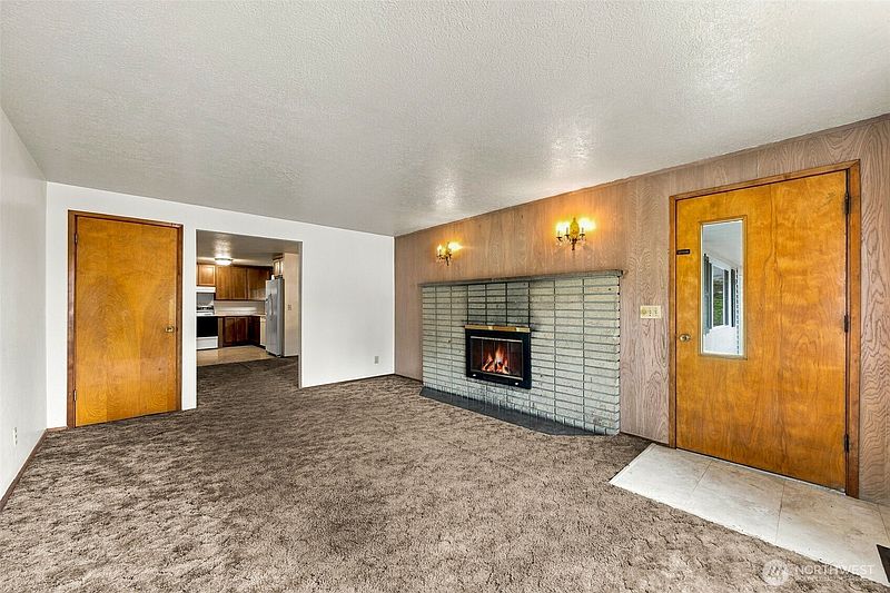 4th image of 5017 19th Avenue SE