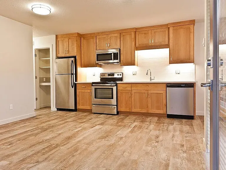 4468 N Michigan Ave #B — Photo 7