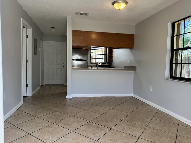 8559 Rosalind Ave — Photo 2