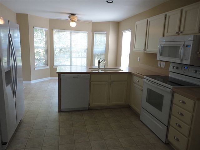 2nd image of 10 Donegal Ct #0