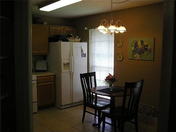 3rd image of 4514 Alamo Ave