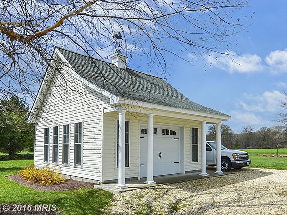 2nd image of 224 Pondview Dr