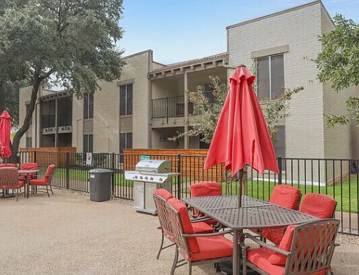 Madeira Apartments — Photo 3