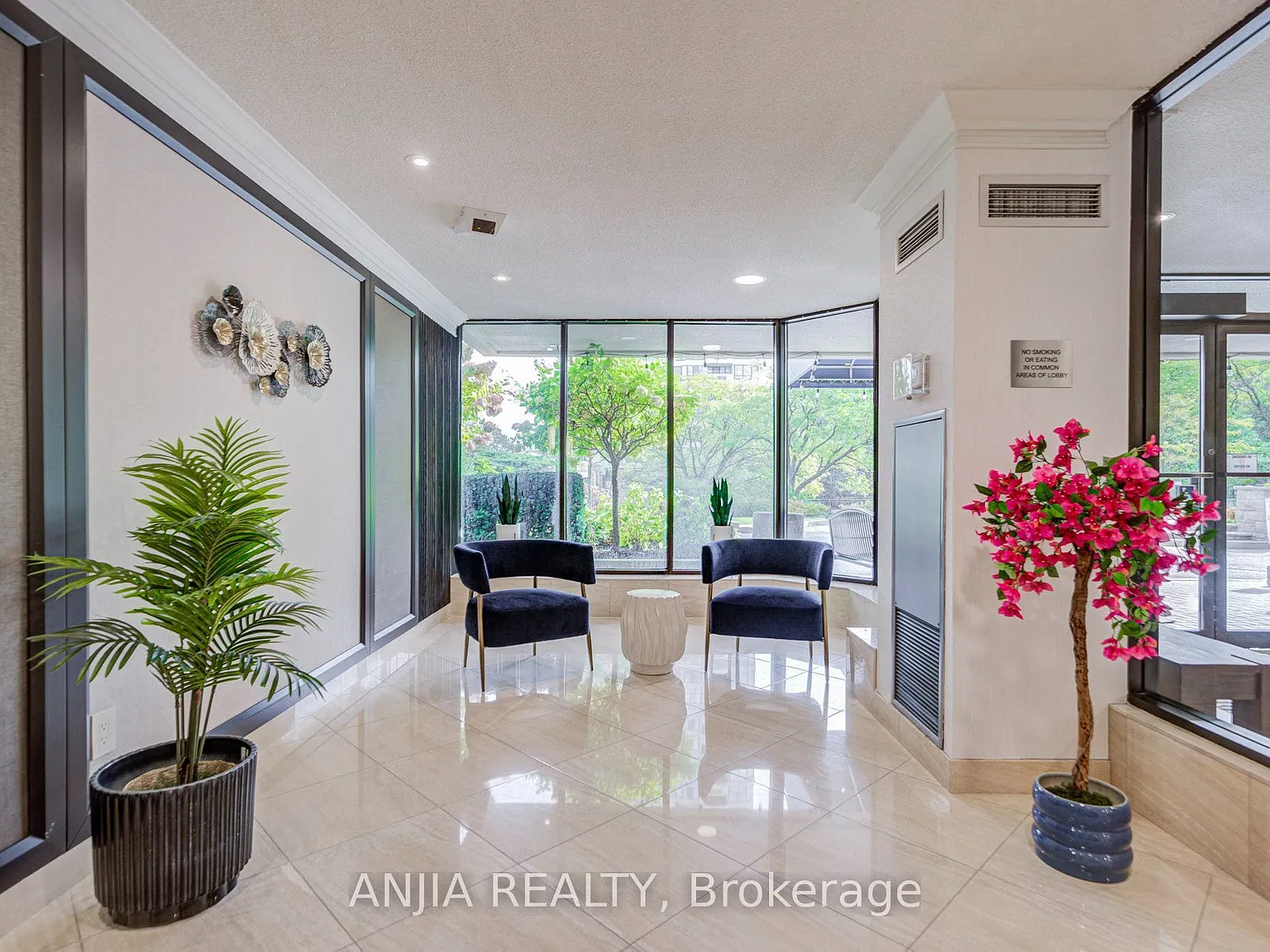 275 Bamburgh Cir — Photo 4