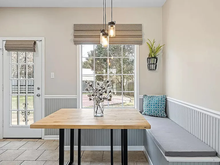 980 Nesting Wood Cir E — Photo 12